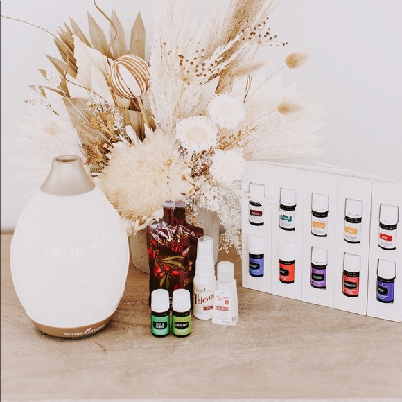 Holiday Diffuser and Essential Oil Set - Picture 2 of 5